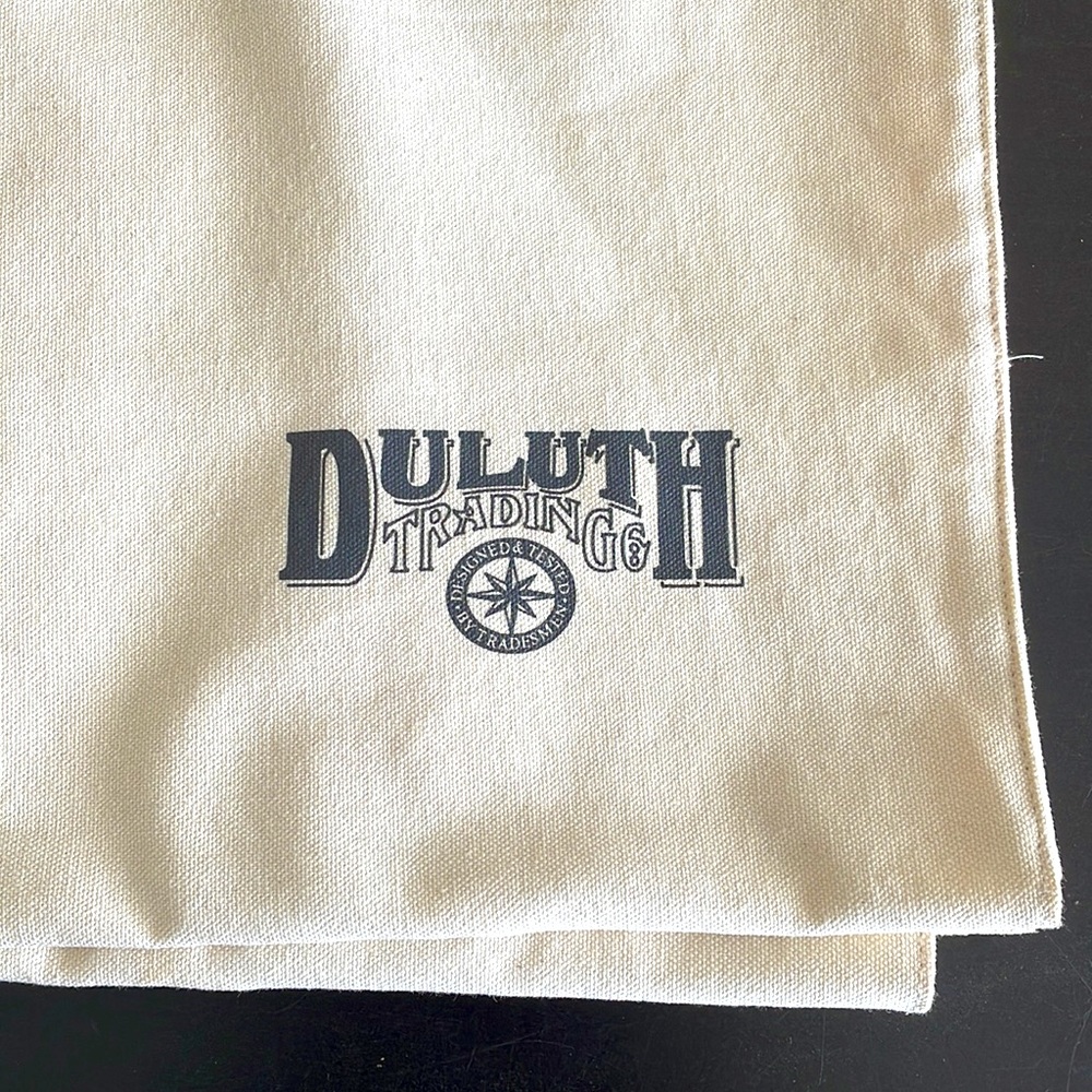 NWOT Duluth Trading Co. Large Dust Bag